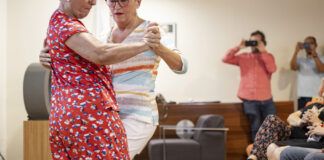 Arranca “Educar para la salud” con una charla sobre los beneficios del tango en personas con Parkinson