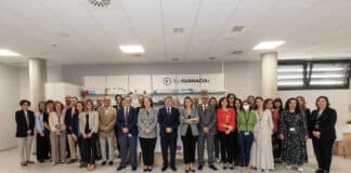 La Universidad y Fedefarma renuevan el Aula de Práctica Farmacéutica