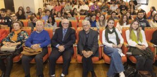 El exjefe de Nefrología del Hospital General de Castellón comparte su experiencia con los estudiantes de Medicina del CEU