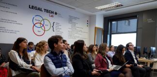 Las Facultades de Derecho, Empresa y Ciencias Políticas (Valencia) y Humanidades y Ciencias de la Comunicación (Castellón) obtienen la Certificación AUDIT de ANECA