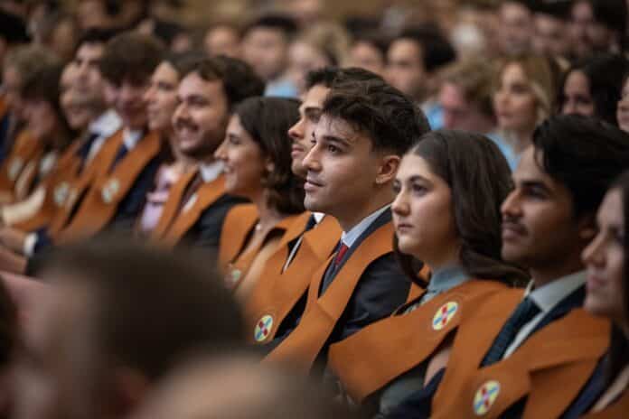 graduacion-eset-ceu-uch-2025-6