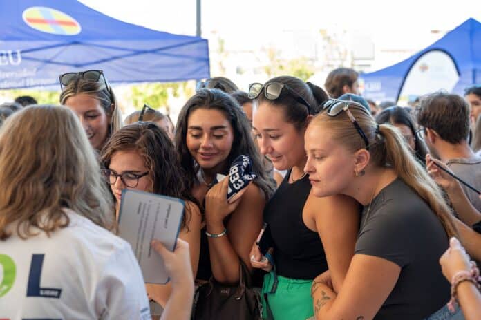 ceu-feriaservicios2025 (18)