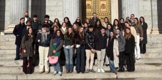 Estudiantes del Plan de Excelencia de la CEU UCH participan en una jornada en el Congreso de los Diputados