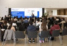 El Dr. Julio Zarco destaca la importancia de humanizar la atención al paciente en un encuentro con estudiantes de Medicina