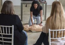 Impartimos talleres de reanimación cardiopulmonar en el Villarreal CF