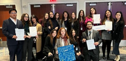 Estudiantes del Club MUN de la CEU UCH participan por primera vez en el Modelo de Naciones Unidas y reciben los mejores premios