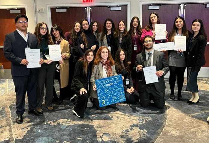 Estudiantes MUN portada