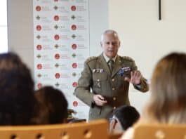 El subdelegado de Defensa en Castellón aborda la importancia de la salud y el deporte en las Fuerzas Armadas