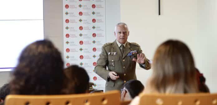 subdelegado Defensa en CEUslide