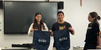Futuros maestros del CEU de Elche crean canciones infantiles para aprender a enseñar con música