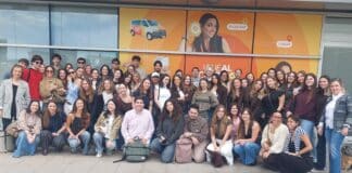 Estudiantes de 4º de Publicidad y RRPP presentan en CONSUM sus propuestas para una Campaña sobre conciliación