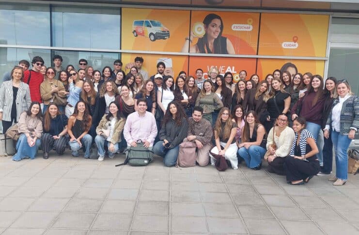 Estudiantes de 4º de Publicidad y RRPP presentan en CONSUM sus propuestas para una Campaña sobre conciliación