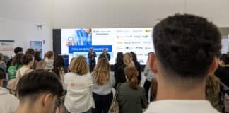 La CEU UCH celebra la I Feria de Empleo en Salud para acercar a los estudiantes al entorno profesional sanitario