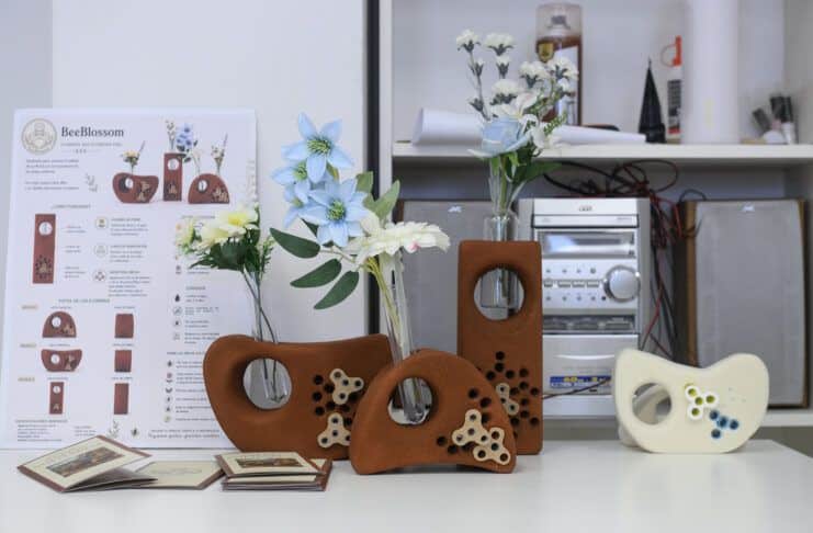 Estudiantes de Diseño Industrial crean nuevas soluciones para favorecer la supervivencia de las abejas solitarias
