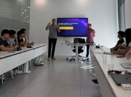 El CEU UCHy AWS acercan el método de innovación de Amazon a los universitarios