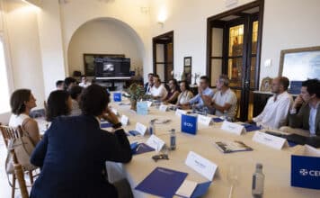 La CEU UCH reúne a empresarios y directivos para hablar sobre el impacto de la IA en el mundo empresarial en Villa Elisa Jornada IA con empresarios