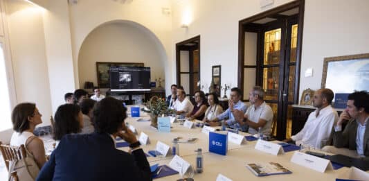 La CEU UCH reúne a empresarios y directivos para hablar sobre el impacto de la IA en el mundo empresarial en Villa Elisa Jornada IA con empresarios