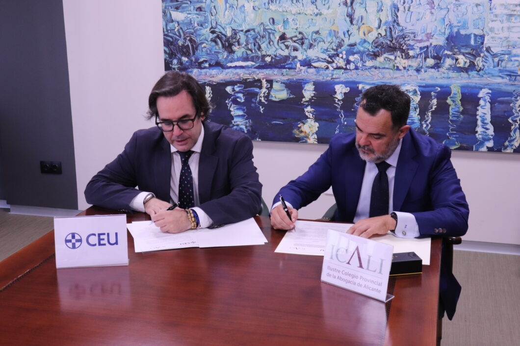 Firma del acuerdo de colaboración entre la Universidad CEU Cardenal Herrera y el Colegio de la Abogacía de Alicante