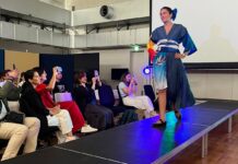 Japón como aula: estudiantes del CEU convierten la movilidad internacional en un proyecto de diseño sostenible Estudiantes del CEU y de universidades japonesas presentan yukatas sostenibles en Japón.