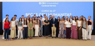 La CEU UCH da la bienvenida a los estudiantes de las Becas Humanitas 2026
