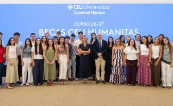 La CEU UCH da la bienvenida a los estudiantes de las Becas Humanitas 2026