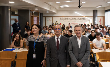 La CEU UCH y Mapfre impulsan un aula para acercar la realidad empresarial a los estudiantes
