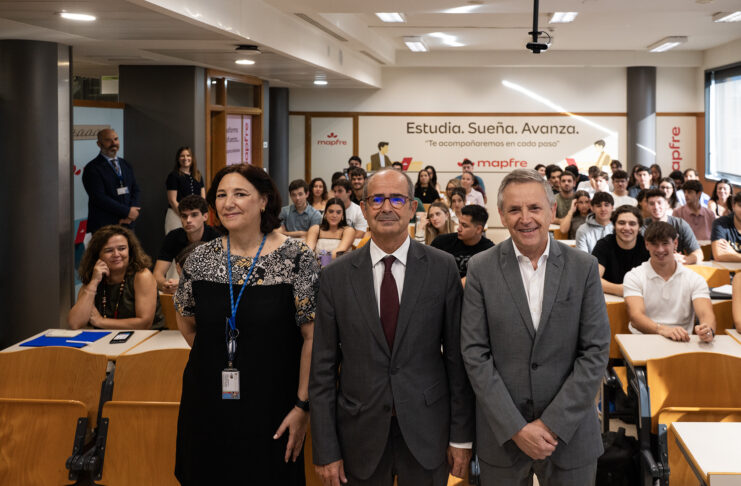 La CEU UCH y Mapfre impulsan un aula para acercar la realidad empresarial a los estudiantes