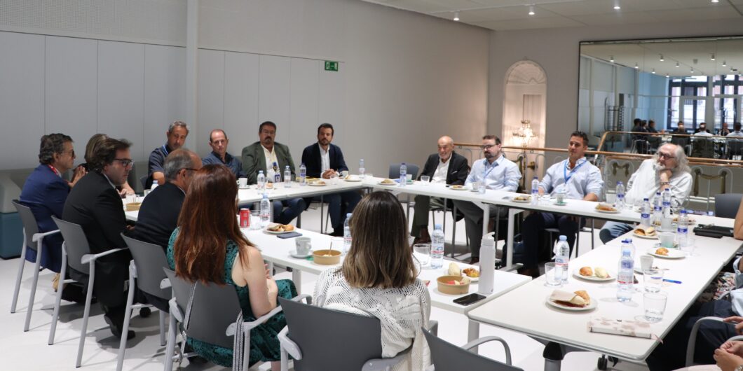 Primer claustro de profesores del Grado en Medicina del CEU en Elche