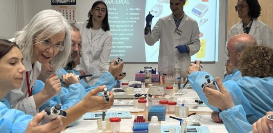 El Plan Nacional de Resistencia a los Antibióticos del Ministerio de Sanidad premia el proyecto de divulgación “Pueblos con-Ciencia” del equipo SWICEU