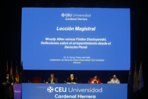 Acto de inauguración del curso académico 2026-2027 de la Universidad CEU Cardenal Herrera en el Gran Teatro de Elche