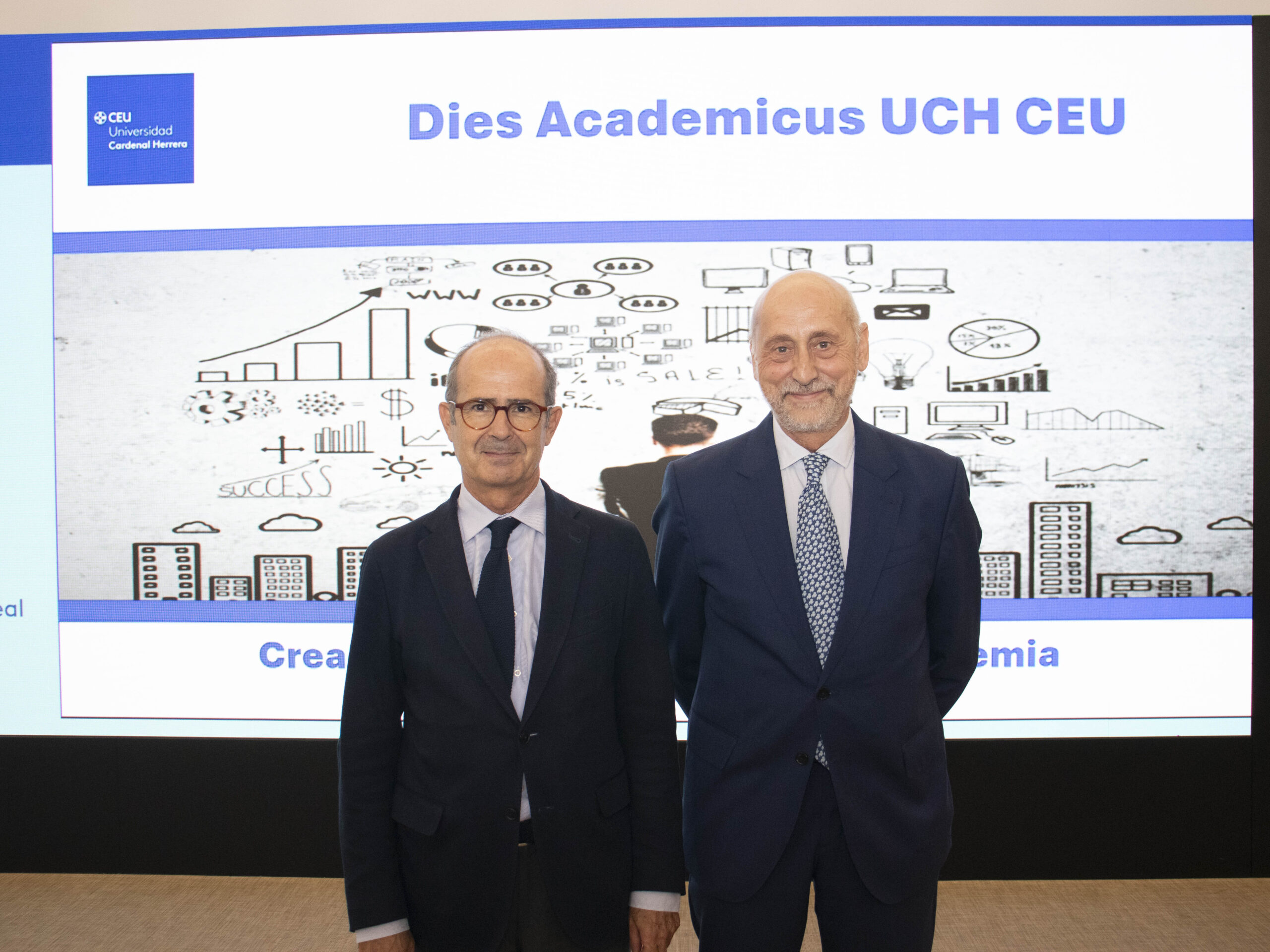 Junto al rector Higinio Marín.
