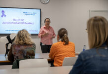 La CEU UCH promueve la concienciación sobre el cáncer de mama con un taller sobre detección precoz y prevención