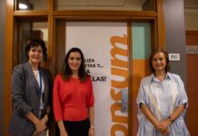Teresa Bayarri plantea a los estudiantes de la CEU UCH el reto de acercar los valores de Consum al público joven