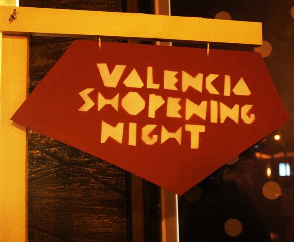 Cartel Shopening Night Valencia. Foto: Ana Feliu.