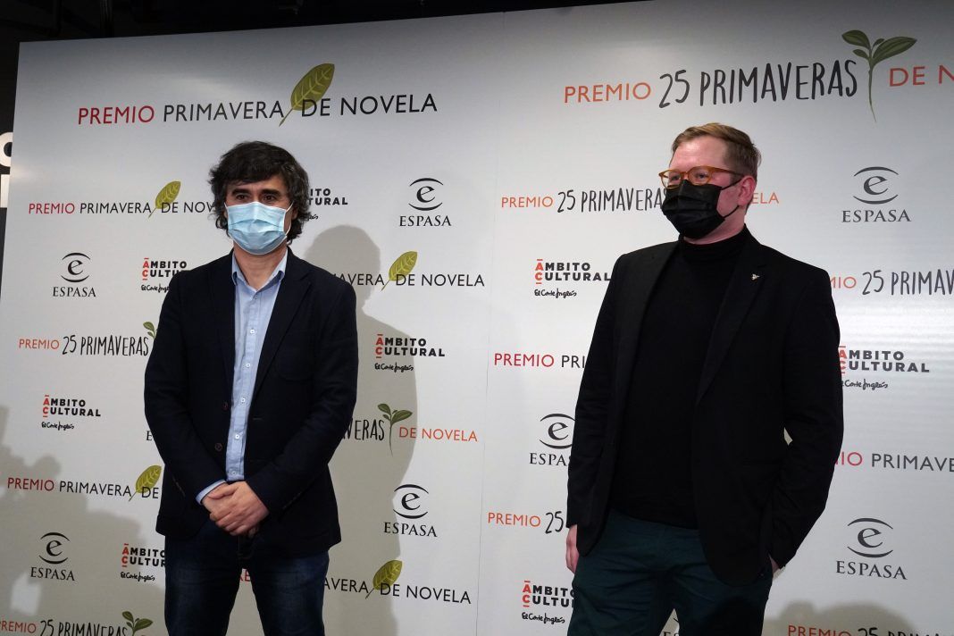 Premio Primavera Novela 2021 Pedro Simón y Dimas Prychyslyy