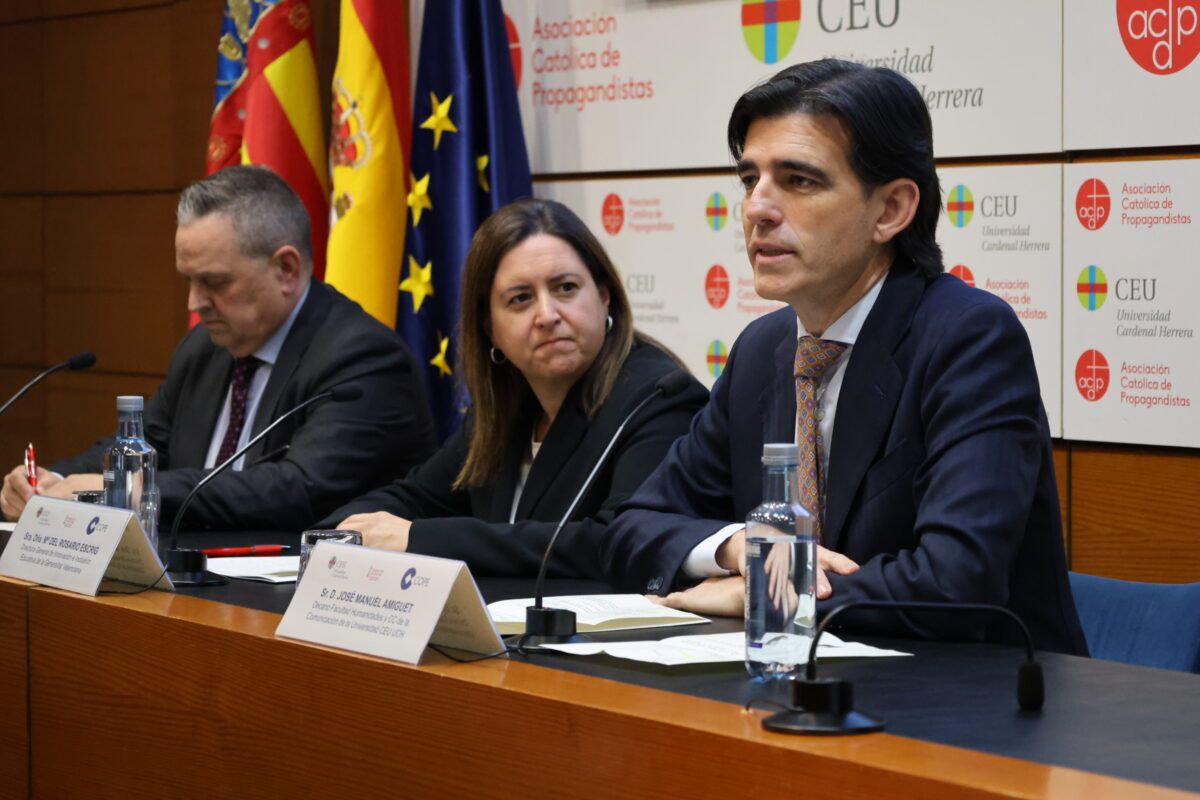 El conseller de Educación y Universidades en la CEU UCH: "Ante el acoso ...