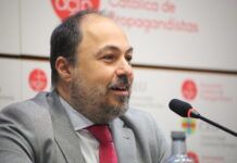 La CEU UCH reflexiona en torno al Servicio Militar Obligatorio con una conferencia impartida por el profesor Elías Durán de Porras