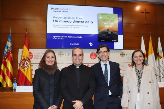 PADRE IGNACIO AMOROS EN CEU UCH