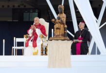 León XIV atraviesa las noches del alma en Montjuic: “¡Dios no nos abandona!”