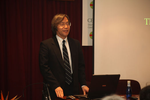 El ingeniero nuclear y profesor de la Universidad de Tama (Tokio), Hiroshi Tasaka, durante su intervención en el Congreso de Estudiantes, organizado por la Cardenal Herrera.